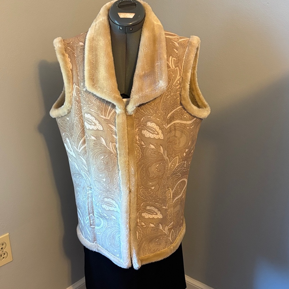 Coldwater Creek Beige Faux Suede Women's Vest with Faux Fur Interior Size M